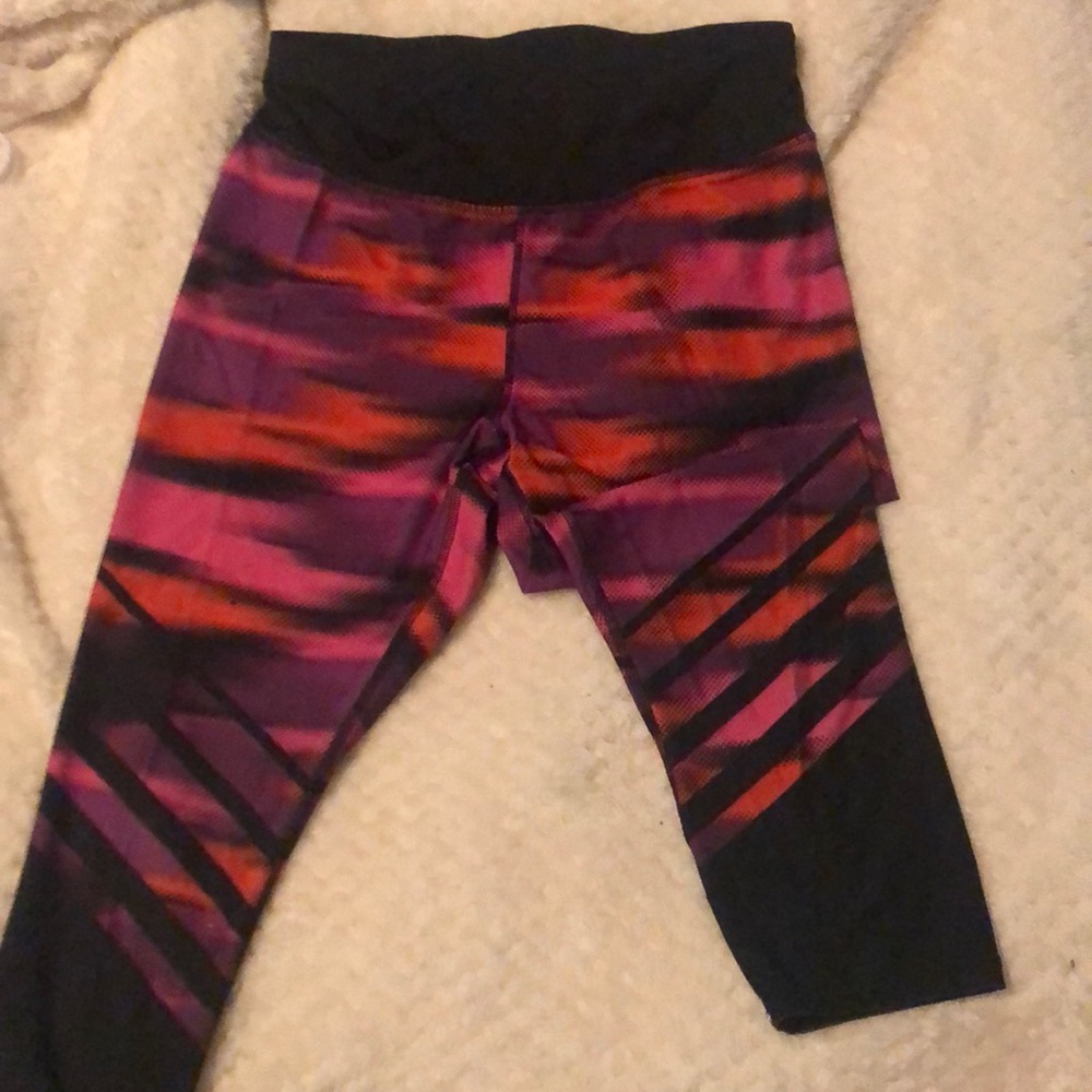 Danskin Now Capri Leggings